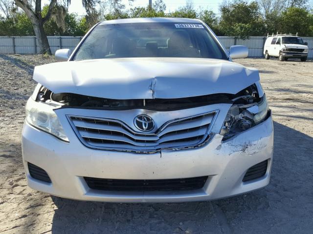 4T4BF3EK4BR213534 - 2011 TOYOTA CAMRY BASE SILVER photo 9