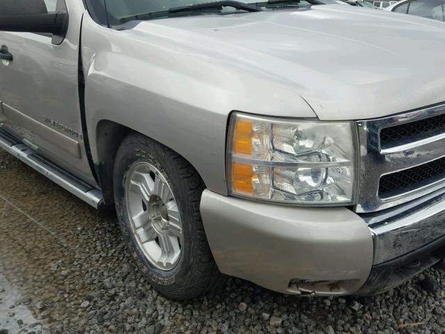 2GCEK19J471652846 - 2007 CHEVROLET SILVERADO SILVER photo 9