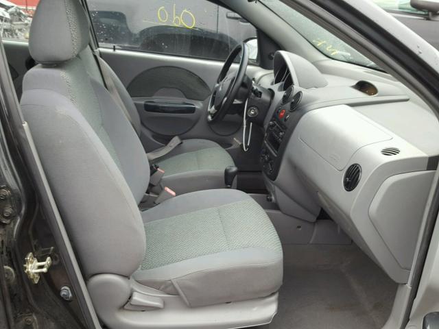 KL1TJ62604B201316 - 2004 CHEVROLET AVEO LS 黑色 照片 5