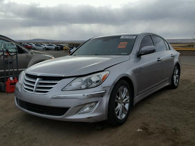 KMHGC4DD2DU239523 - 2013 HYUNDAI GENESIS 3. SILVER photo 2