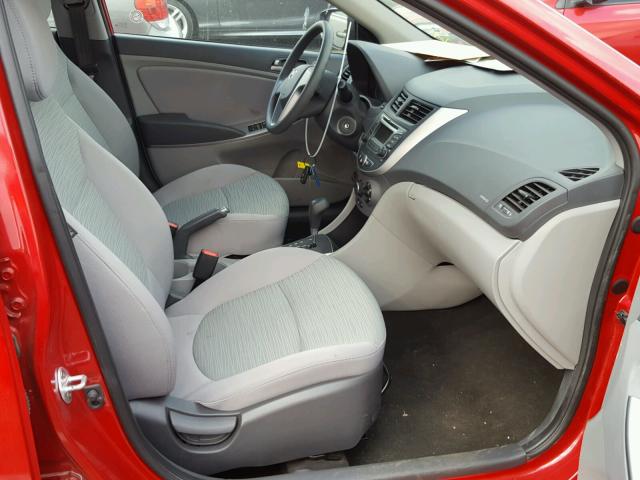 KMHCT4AE0HU287023 - 2017 HYUNDAI ACCENT SE RED photo 5