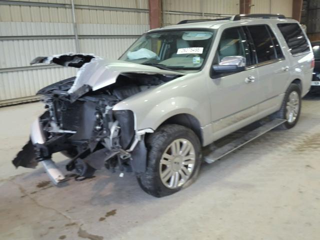 5LMJJ2H52BEJ10172 - 2011 LINCOLN NAVIGATOR SILVER photo 2