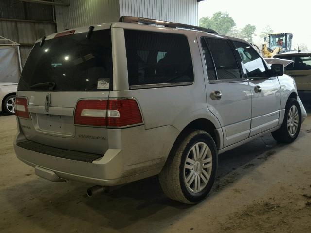 5LMJJ2H52BEJ10172 - 2011 LINCOLN NAVIGATOR SILVER photo 4