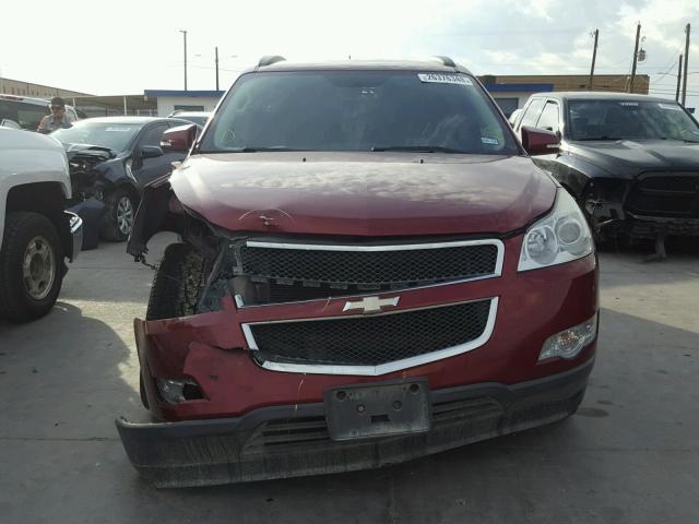 1GNLRFED3AJ238106 - 2010 CHEVROLET TRAVERSE L MAROON photo 9