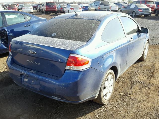 1FAHP32N08W124664 - 2008 FORD FOCUS S/SE BLUE photo 4