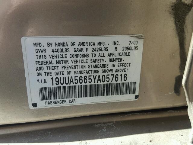 19UUA5665YA057616 - 2000 ACURA 3.2TL GOLD photo 10