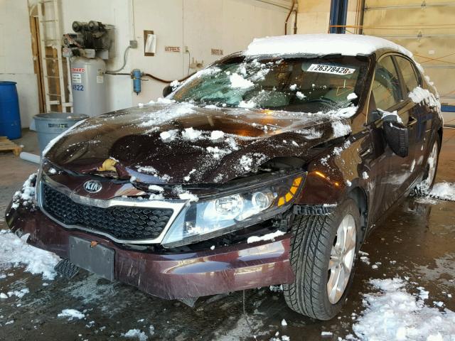 5XXGM4A75DG137283 - 2013 KIA OPTIMA LX BURGUNDY photo 2