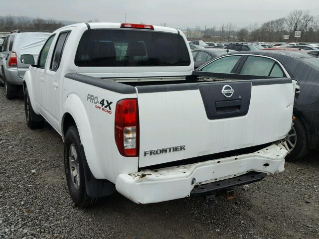 1N6AD07U59C425322 - 2009 NISSAN FRONTIER C WHITE photo 3