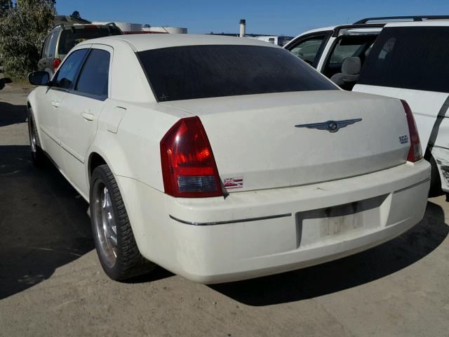 2C3AA53G95H597731 - 2005 CHRYSLER 300 TOURIN WHITE photo 3