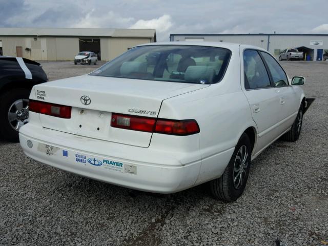 4T1BG22KXWU854733 - 1998 TOYOTA CAMRY CE WHITE photo 4