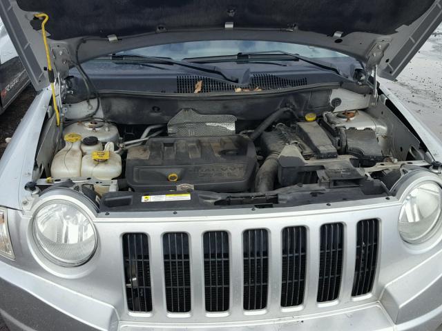 1J8FF47W18D696729 - 2008 JEEP COMPASS SP GRAY photo 7