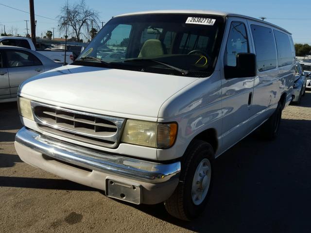 1FBSS31S63HA25693 - 2003 FORD ECONOLINE WHITE photo 2