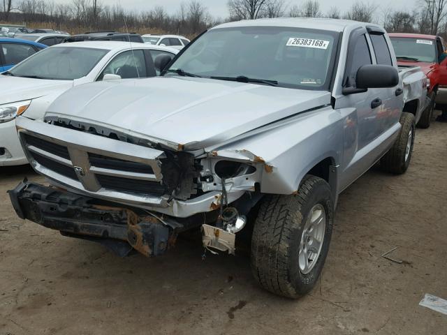 1D3HW48N06S708018 - 2006 DODGE DAKOTA QUA SILVER photo 2