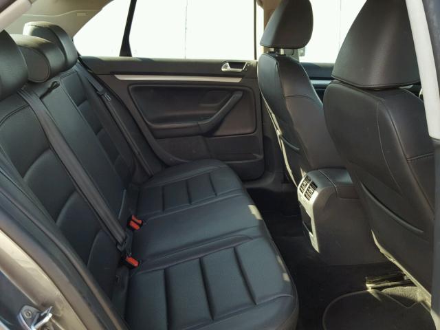 3VWAZ7AJ2AM074946 - 2010 VOLKSWAGEN JETTA LIMI GRAY photo 6