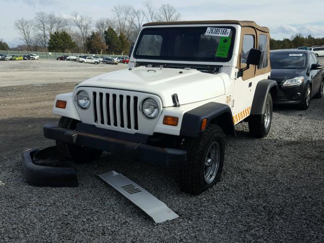 1J4FY19S7WP748817 - 1998 JEEP WRANGLER / WHITE photo 2