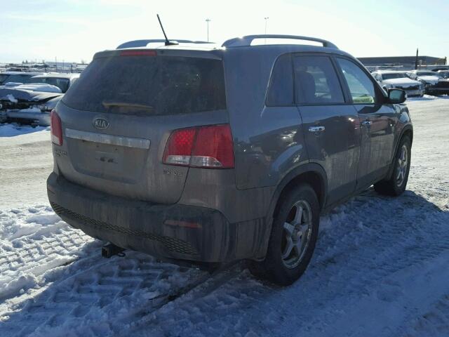 5XYKUDA22DG392435 - 2013 KIA SORENTO EX GRAY photo 4