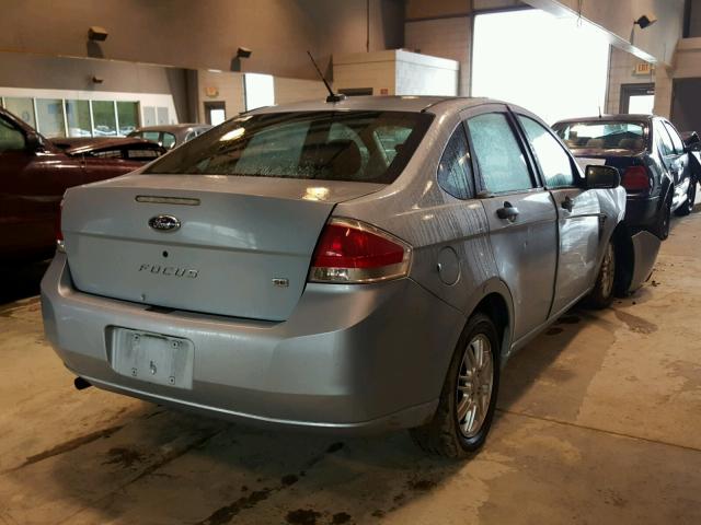 1FAHP35NX8W226405 - 2008 FORD FOCUS SE GRAY photo 4