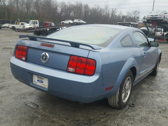 1ZVHT80N665122651 - 2006 FORD MUSTANG BLUE photo 4