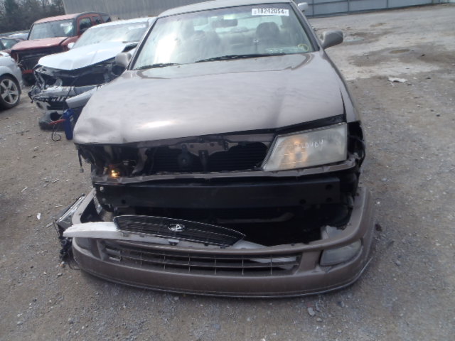 4T1BF18B5XU341069 - 1999 TOYOTA AVALON XL/ GOLD photo 10