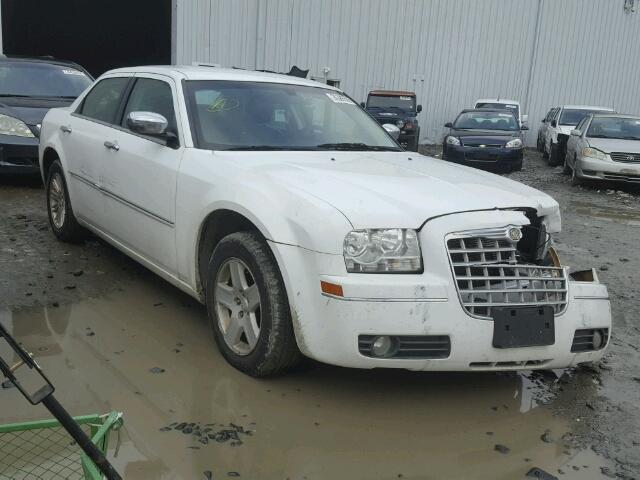 2C3CA5CV1AH315535 - 2010 CHRYSLER 300 TOURIN WHITE photo 1