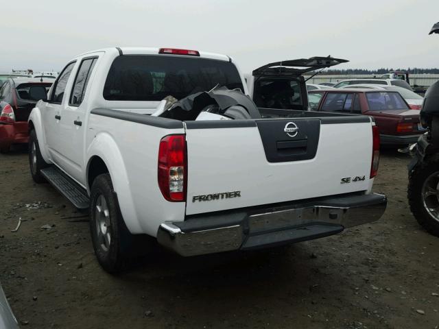 1N6AD07W38C425030 - 2008 NISSAN FRONTIER C WHITE photo 3