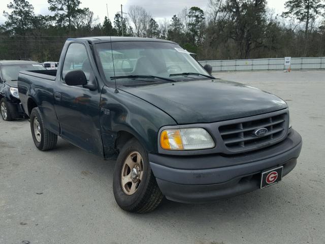 1FTRF17282NB82698 - 2002 FORD F150 GREEN photo 1