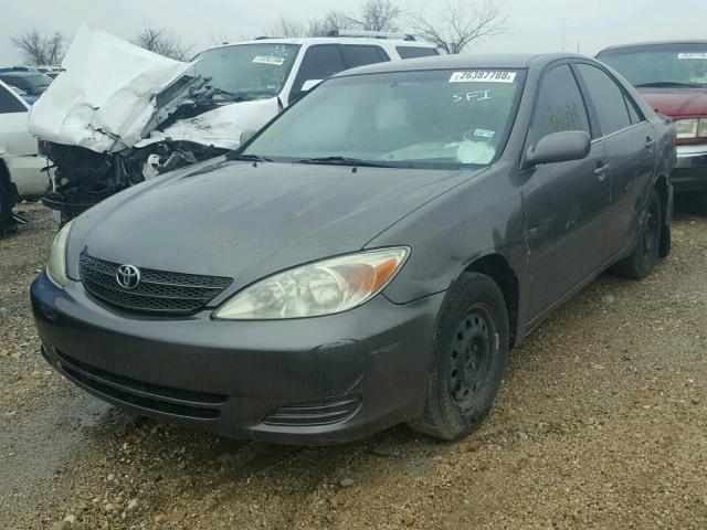4T1BE30K34U926870 - 2004 TOYOTA CAMRY LE GRAY photo 2