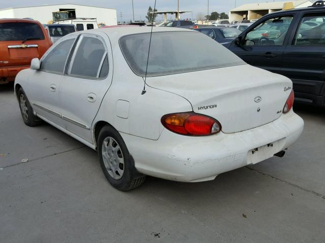 KMHJF35F3YU019286 - 2000 HYUNDAI ELANTRA GL WHITE photo 3