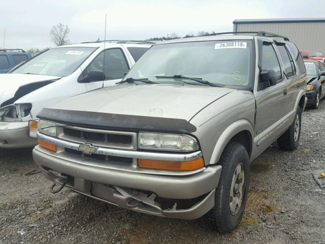 1GNDT13W42K155292 - 2002 CHEVROLET BLAZER TAN photo 2