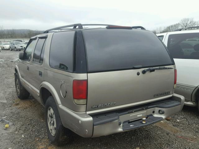 1GNDT13W42K155292 - 2002 CHEVROLET BLAZER TAN photo 3