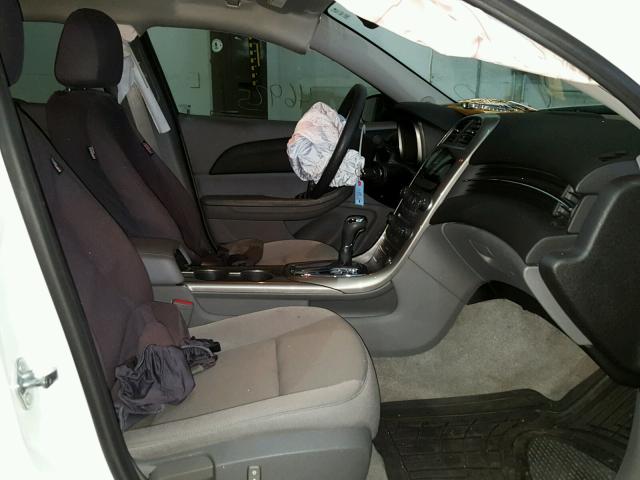 1G11B5SA6DF193400 - 2013 CHEVROLET MALIBU LS თეთრი ფოტო 5