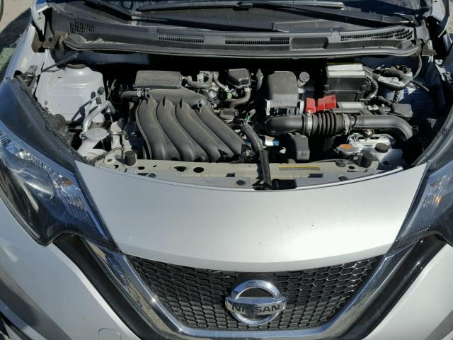 3N1CE2CP0HL364567 - 2017 NISSAN VERSA NOTE SILVER photo 7