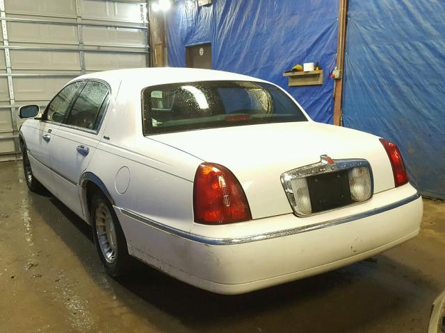 1LNHM81WXYY827571 - 2000 LINCOLN TOWN CAR E WHITE photo 3