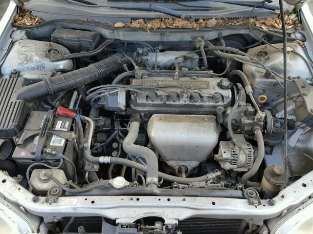 1HGCG6655XA014416 - 1999 HONDA ACCORD LX SILVER photo 7