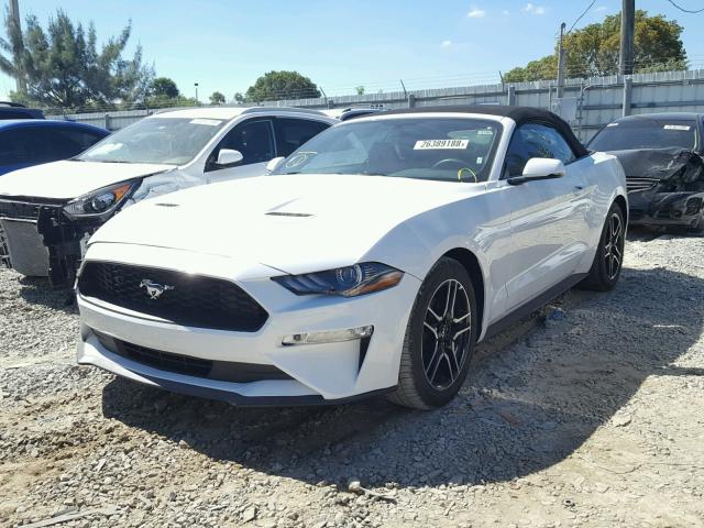 1FATP8UH1J5109875 - 2018 FORD MUSTANG WHITE photo 2