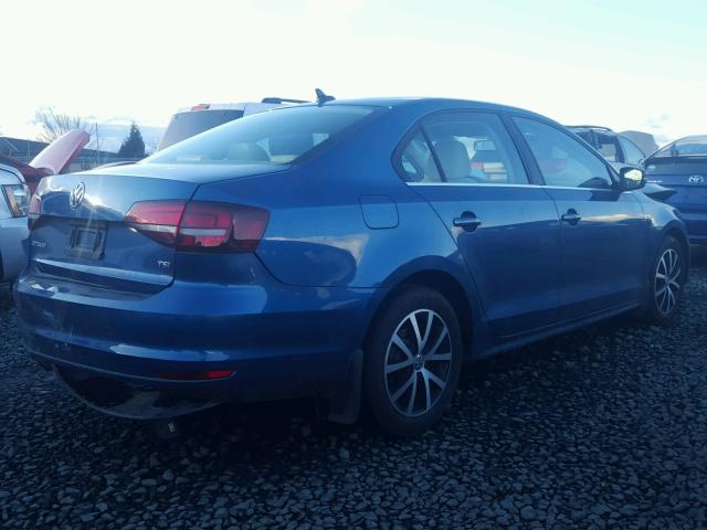 3VWDB7AJ1HM354580 - 2017 VOLKSWAGEN JETTA SE BLUE photo 4