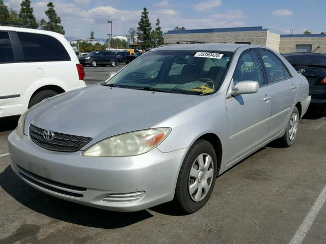 4T1BE32K14U885667 - 2004 TOYOTA CAMRY LE SILVER photo 2