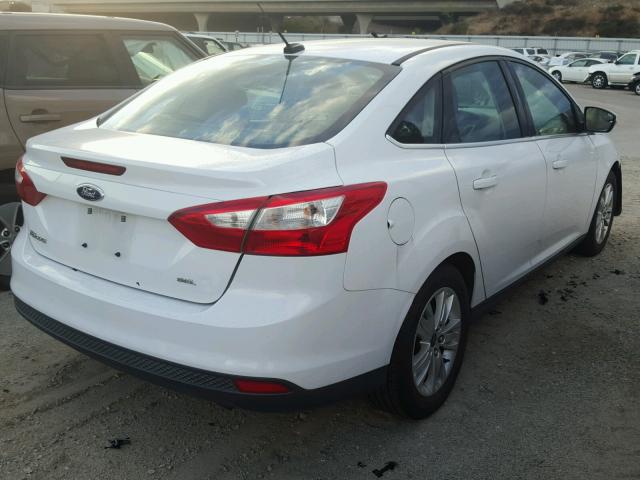 1FAHP3H20CL392816 - 2012 FORD FOCUS SEL WHITE photo 4