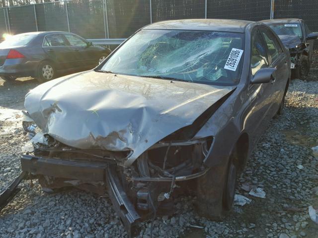 4T1BE32K52U618089 - 2002 TOYOTA CAMRY LE CHARCOAL photo 2