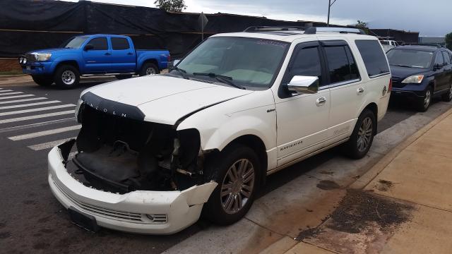 5LMFU27578LJ19713 - 2008 LINCOLN NAVIGATOR WHITE photo 2