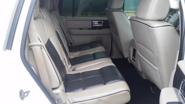 5LMFU27578LJ19713 - 2008 LINCOLN NAVIGATOR თეთრი ფოტო 6