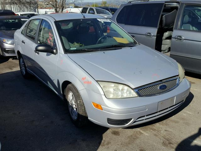 1FAFP34N65W247207 - 2005 FORD FOCUS ZX4 SILVER photo 1