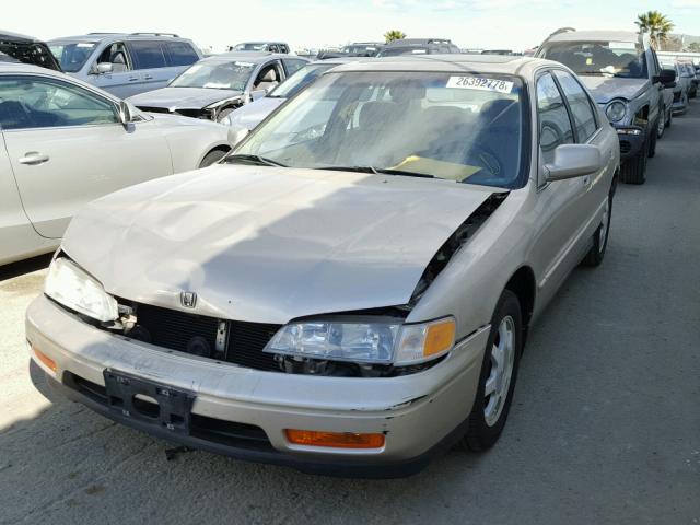 JHMCD5650RC102068 - 1994 HONDA ACCORD EX GOLD photo 2