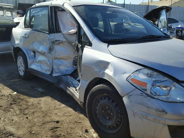 3N1BC1AP3BL390182 - 2011 NISSAN VERSA S GRAY photo 9