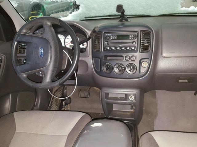 1FMYU02104KA79396 - 2004 FORD ESCAPE XLS BLACK photo 9