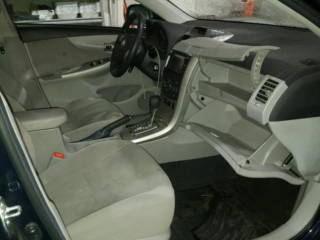 5YFBU4EE3DP165772 - 2013 TOYOTA COROLLA BA BLUE photo 5