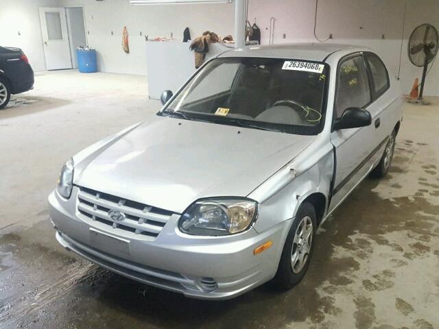 KMHCF35C04U289780 - 2004 HYUNDAI ACCENT L SILVER photo 2