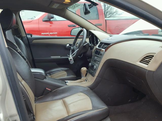 1G1ZE5E15BF302559 - 2011 CHEVROLET MALIBU LTZ Бежевый фото 5