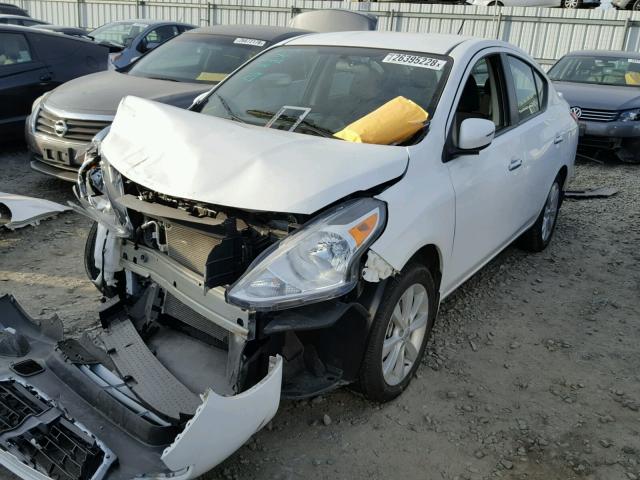 3N1CN7AP6HL807398 - 2017 NISSAN VERSA S WHITE photo 2