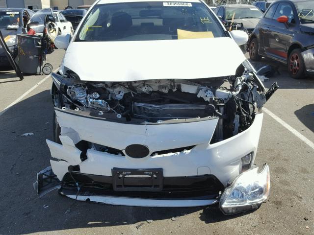 JTDKN3DU9D5555529 - 2013 TOYOTA PRIUS WHITE photo 9